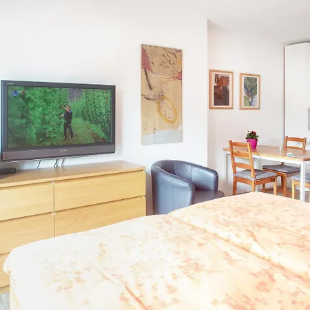 Apartment11 Thueringer Apartman Köln
